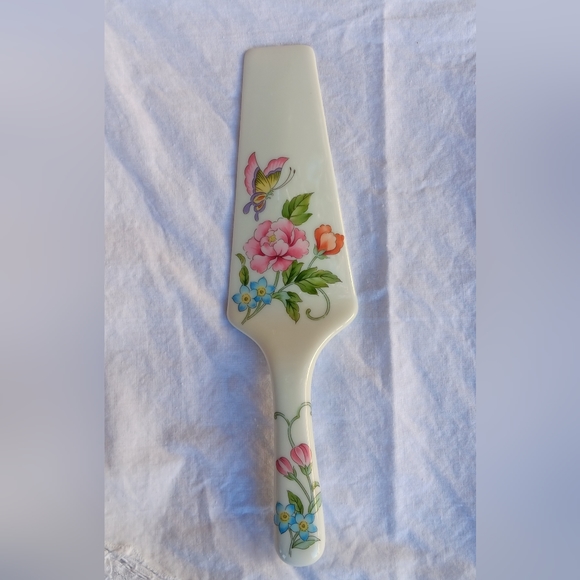 Vintage Ceramic Cake Server Butterfly & Floral on white - Picture 8 of 8
